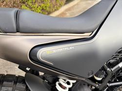 2023 Husqvarna SVARTPILEN 401 Black