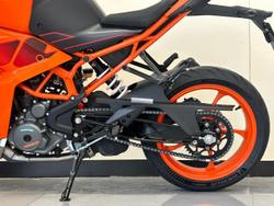 2024 KTM RC 390 RC Orange