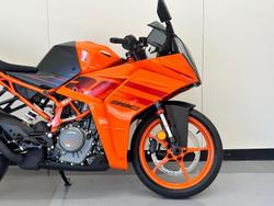2024 KTM RC 390 RC Orange