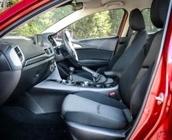 2018 Mazda 3 Neo Sport