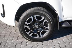 2022 Toyota Hilux SR5