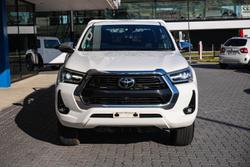 2022 Toyota Hilux SR5