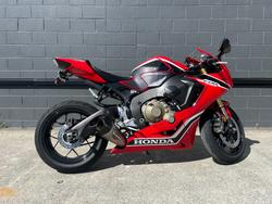 2017 Honda CBR1000RR (FIREBLADE) ABS RED