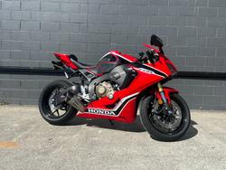 2017 Honda CBR1000RR (FIREBLADE) ABS RED
