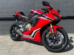 2017 Honda CBR1000RR (FIREBLADE) ABS RED