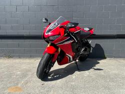 2017 Honda CBR1000RR (FIREBLADE) ABS RED