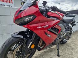 2025 Triumph DAYTONA 660 Red