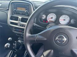 2014 Nissan Navara ST-R