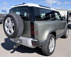 2021 Land Rover Defender 90 D300 SE