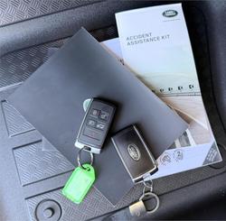 2021 Land Rover Defender 90 D300 SE