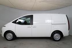 2022 Hyundai STARIA LOAD
