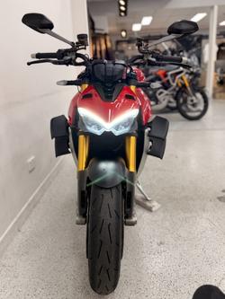 2021 DUCATI STREETFIGHTER V4 S Red