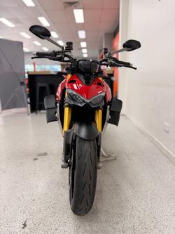 2021 DUCATI STREETFIGHTER V4 S Red