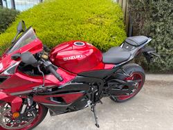2025 Suzuki GSX-R1000A Red