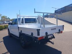 2022 Toyota Hilux SR