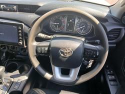 2022 Toyota Hilux SR