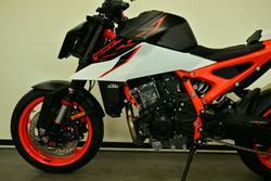 2026 Ktm 990 DUKE R Orange