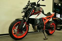 2026 Ktm 990 DUKE R Orange