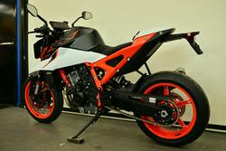 2026 Ktm 990 DUKE R Orange