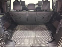 2022 Land Rover Defender 110 D300 SE