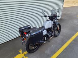 2022 Royal Enfield Himalayan E5 Mid Himalayan Silver
