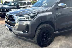 2022 Toyota Hilux SR5