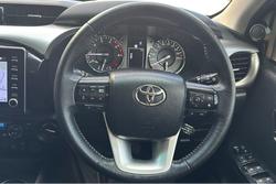 2022 Toyota Hilux SR5