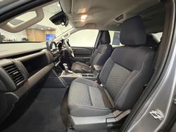 2025 Nissan Navara ST