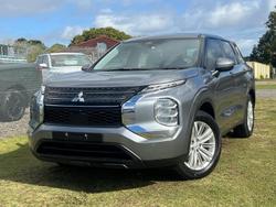 2022 Mitsubishi Outlander ES