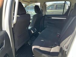 2020 Toyota Hilux SR5