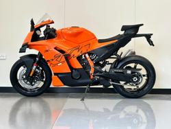 2026 KTM 990 RC R RC Orange