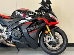 2025 Aprilia RSV4 1100 Factory RSV4