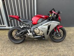 Honda CBR1000RR (fireblade)