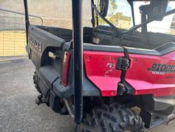 2017 Honda PIONEER 1000-3 Red