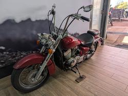 2005 Honda VT750C SHADOW RED