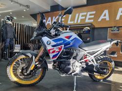 2026 BMW Motorrad F 900 GS ENDURO LT WHT/RACING BLU MET/RACE RED