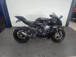Yamaha YZF-R1