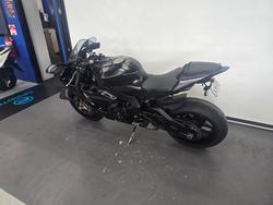 2025 Yamaha YZF-R1 Black