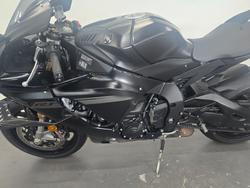 2025 Yamaha YZF-R1 Black