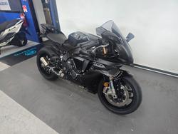 2025 Yamaha YZF-R1 Black