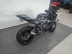 2025 Yamaha YZF-R1 Black