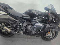 2025 Yamaha YZF-R1 Black