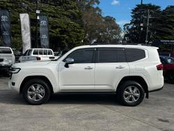2026 Toyota Landcruiser Sahara FJA300R 4X4 Dual Range Crystal Pearl