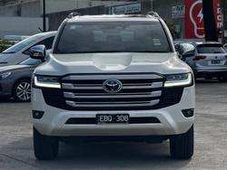 2026 Toyota Landcruiser Sahara FJA300R 4X4 Dual Range Crystal Pearl