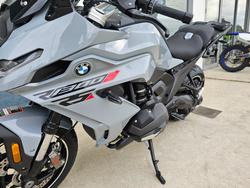 2026 BMW Motorrad R 1300 RS OPTION 719 Brooklyn Grey Metall