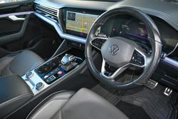 2020 Volkswagen Touareg V8 TDI R-Line