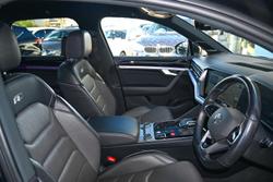 2020 Volkswagen Touareg V8 TDI R-Line