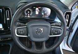 2020 Volvo XC40 T4 Momentum