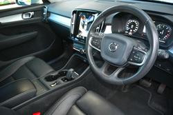 2020 Volvo XC40 T4 Momentum