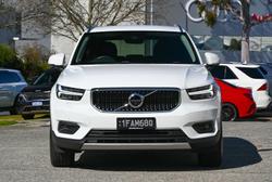 2020 Volvo XC40 T4 Momentum
